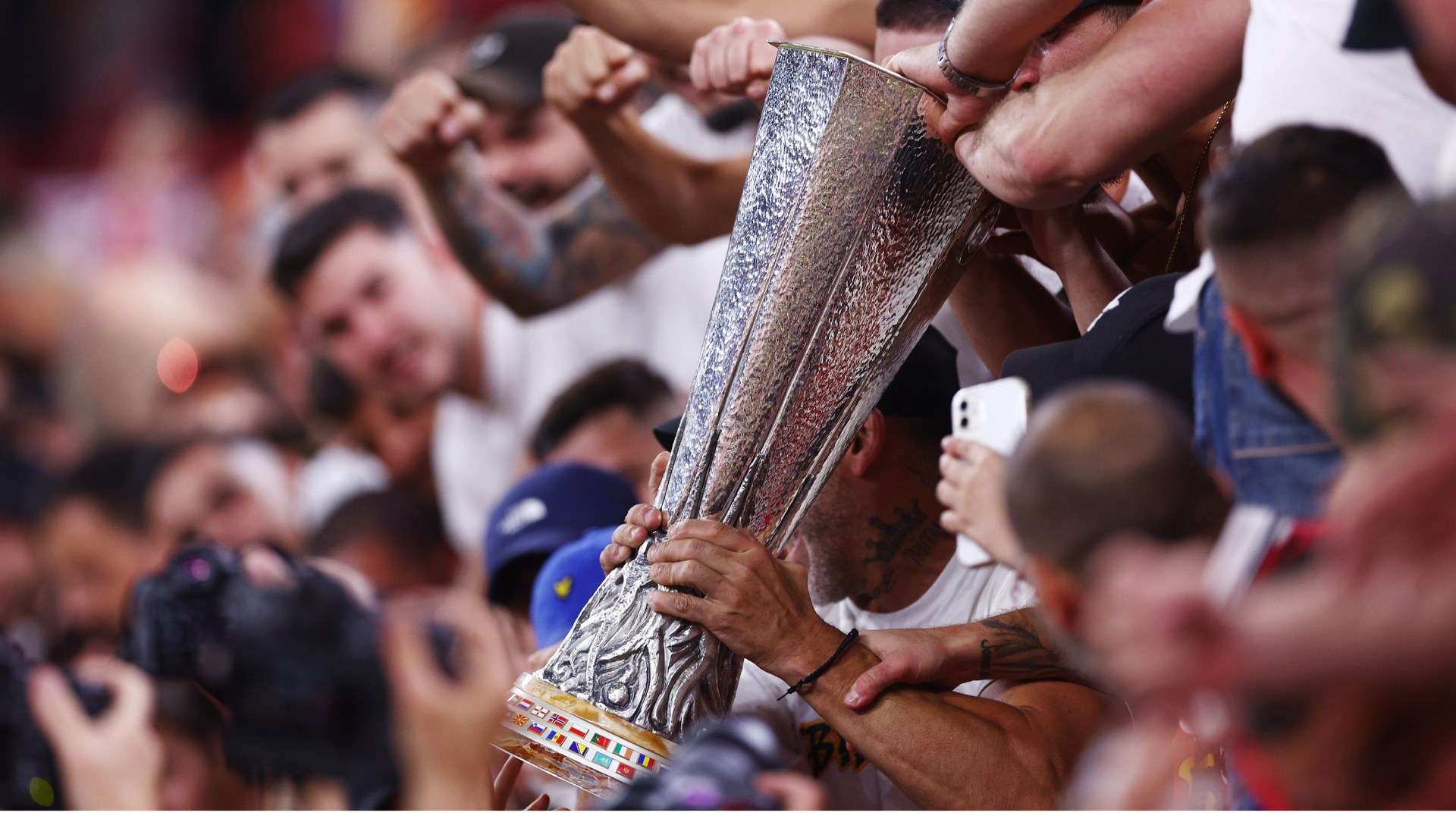 的赛季中更 的赛季中更